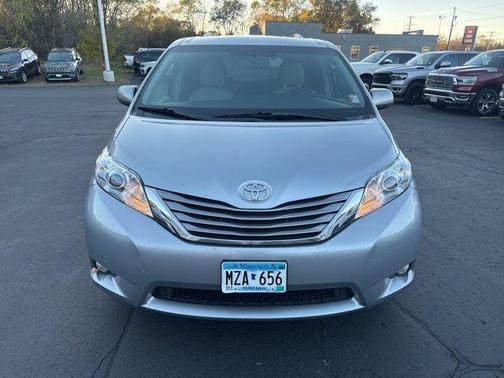 2015 Toyota Sienna XLE