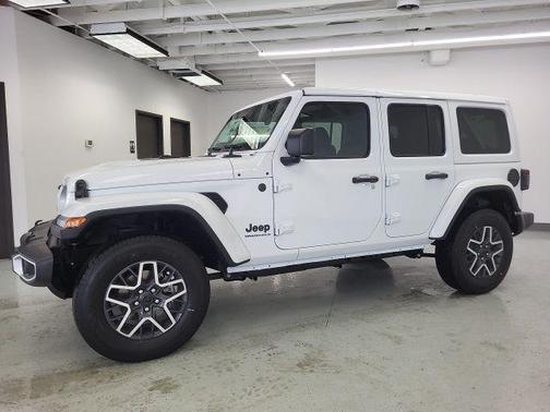 2025 Jeep Wrangler 4-Door Sahara 4x4
