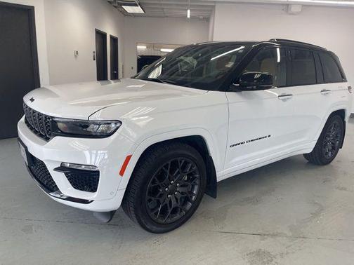 2025 Jeep Grand Cherokee Summit