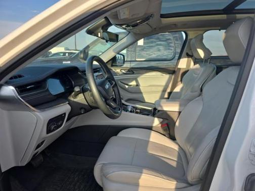 2022 Jeep Grand Cherokee 4xe Overland