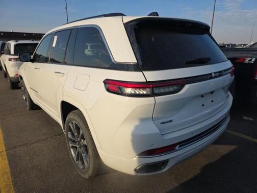 2022 Jeep Grand Cherokee 4xe Overland