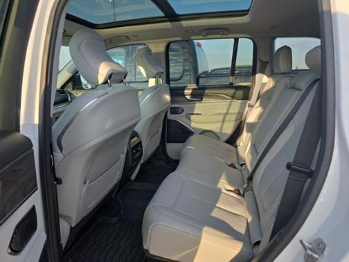 2022 Jeep Grand Cherokee 4xe Overland