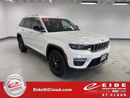Bright White Clearcoat 2023 Jeep Grand Cherokee Limited