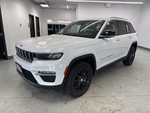 Bright White Clearcoat 2023 Jeep Grand Cherokee Limited
