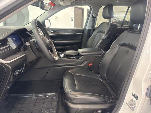 Bright White Clearcoat 2023 Jeep Grand Cherokee Limited