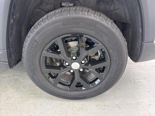 Bright White Clearcoat 2023 Jeep Grand Cherokee Limited