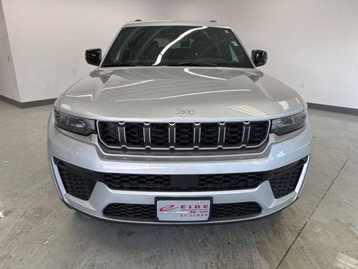 Silver Zynith 2026 Jeep Grand Cherokee L Limited
