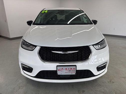 Bright White Clearcoat 2024 Chrysler Pacifica Hybrid Select