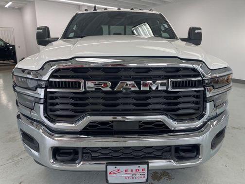 2025 RAM 3500 Tradesman Crew Cab 4x4 6'4' Box
