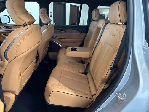 Silver Zynith 2025 Jeep Grand Cherokee Summit