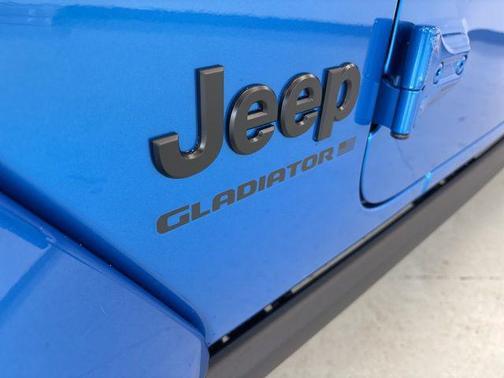 2025 Jeep Gladiator Willys