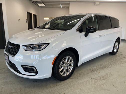 2025 Chrysler Pacifica L