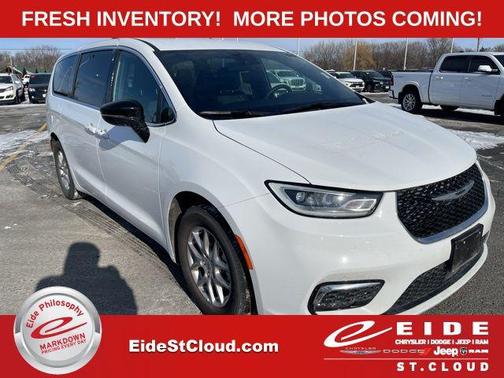 2025 Chrysler Pacifica L