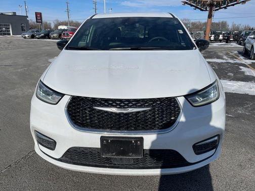 2025 Chrysler Pacifica L