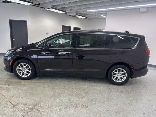 2017 Chrysler Pacifica LX