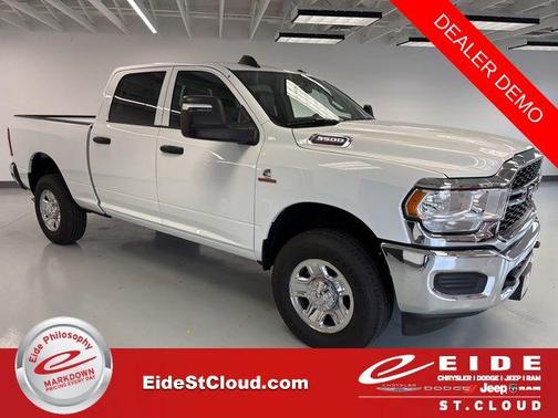 2024 RAM 3500 Tradesman Crew Cab 4x4 6'4' Box