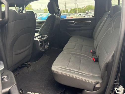 Diamond Black Crystal Pearlcoat 2019 RAM 1500 Big Horn