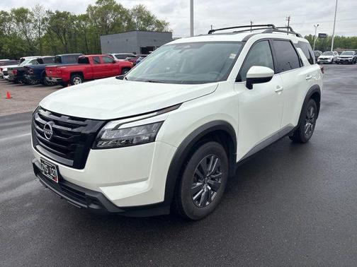 Pearl White Tricoat 2023 Nissan Pathfinder SV