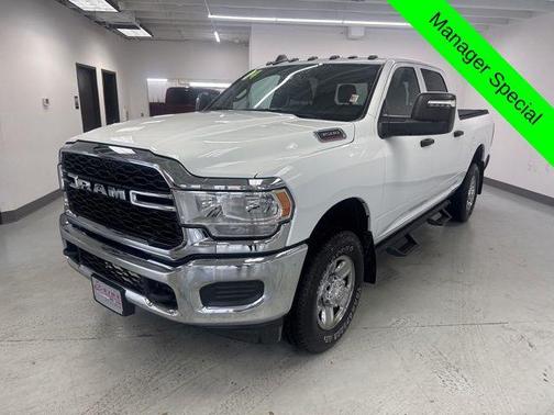 2024 RAM 3500 Tradesman Crew Cab 4x4 6'4' Box