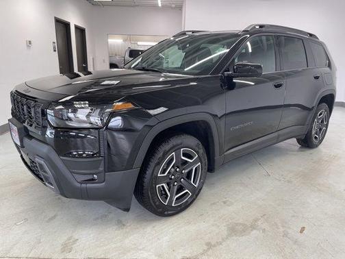 Diamond Black Crystal Pearlcoat 2026 Jeep Cherokee Laredo 4x4