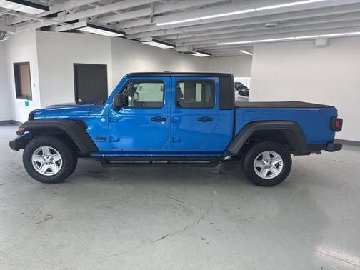 2021 Jeep Gladiator Sport