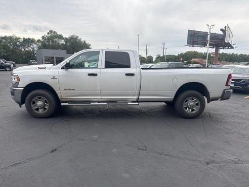2020 RAM 3500 Tradesman Crew Cab 4x4 8' Box