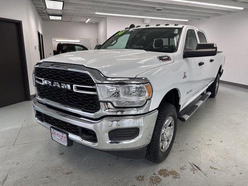2020 RAM 3500 Tradesman Crew Cab 4x4 8' Box