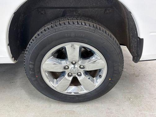 Bright White Clearcoat 2019 RAM 1500 Big Horn