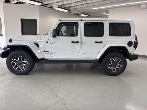 2025 Jeep Wrangler 4-Door Sahara 4x4