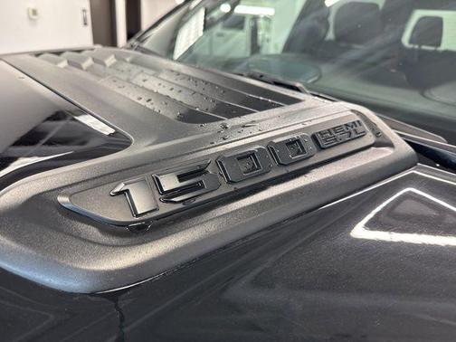 Diamond Black Crystal Pearlcoat 2023 RAM 1500 Rebel