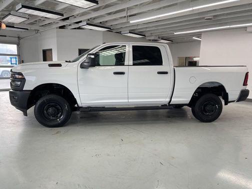 Bright White Clearcoat 2026 RAM 2500 Tradesman Crew Cab 4x4 6'4' Box