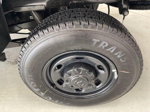 Bright White Clearcoat 2026 RAM 2500 Tradesman Crew Cab 4x4 6'4' Box