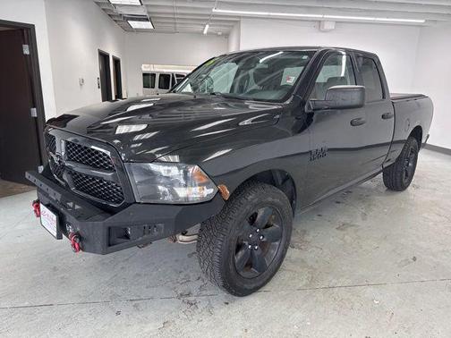 Brilliant Black Crystal Pearlcoat 2015 RAM 1500 Tradesman/Express