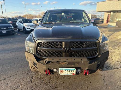 Brilliant Black Crystal Pearlcoat 2015 RAM 1500 Tradesman/Express