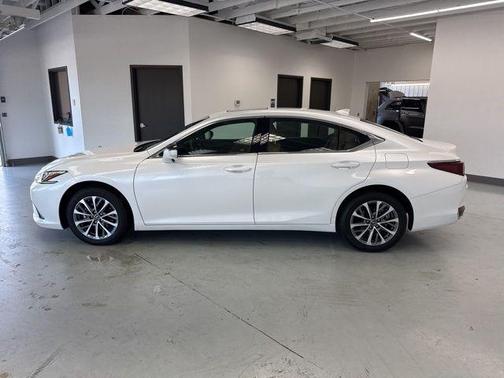 2024 Lexus ES 250 Base