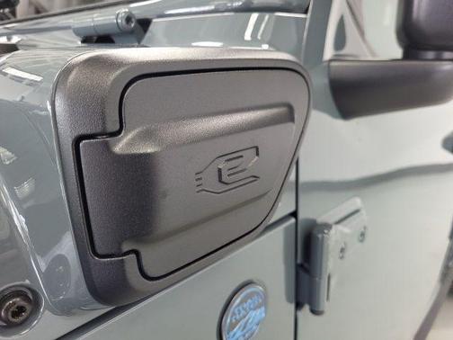 2025 Jeep Wrangler 4xe Willys