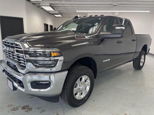 2025 RAM 3500 Big Horn Crew Cab 4x4 6'4' Box