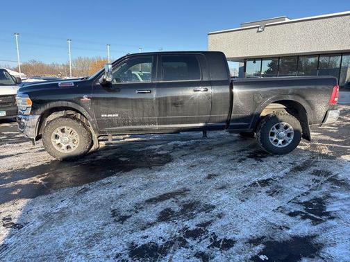 2020 RAM 2500 Laramie Mega Cab 4X4 6'4' Box