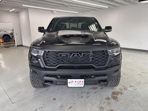 Diamond Black Crystal Pearlcoat 2026 RAM 1500 RHO Crew Cab 4x4 5'7' Box