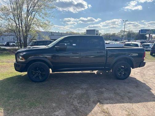 Diamond Black Crystal Pearlcoat 2021 RAM 1500 Classic SLT