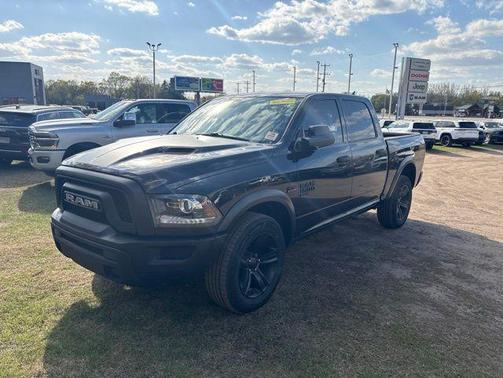 Diamond Black Crystal Pearlcoat 2021 RAM 1500 Classic SLT