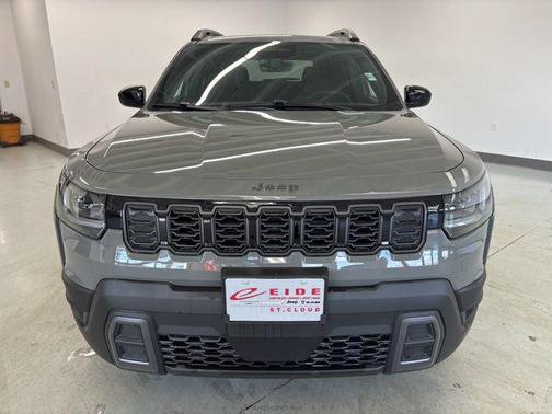 Sting-Gray Clearcoat 2026 Jeep Cherokee Laredo 4x4