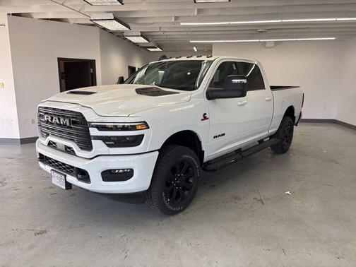 Bright White Clearcoat 2026 RAM 3500 Laramie Crew Cab 4x4 6'4' Box