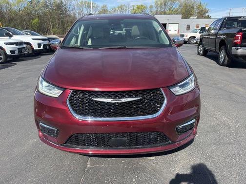 Velvet Red Pearlcoat 2021 Chrysler Pacifica Limited