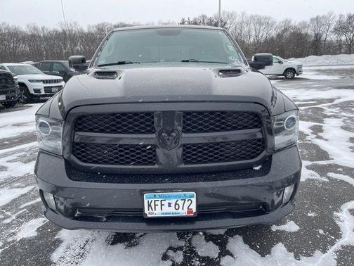 2017 RAM 1500 Night Crew Cab 4x4 5'7' Box