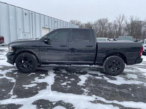 2017 RAM 1500 Night Crew Cab 4x4 5'7' Box