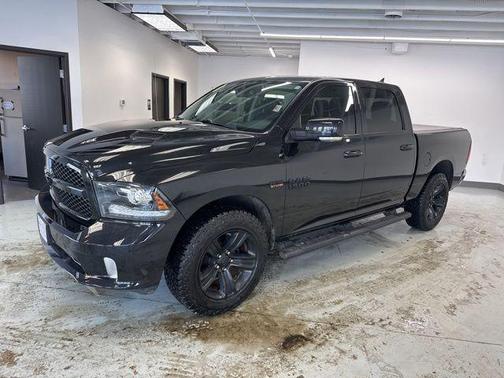 2017 RAM 1500 Night Crew Cab 4x4 5'7' Box
