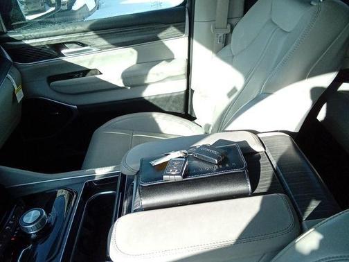 2024 Jeep Wagoneer L Series II 4x4