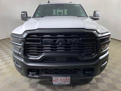 Bright White Clearcoat 2026 RAM 3500 Tradesman Crew Cab 4x4 8' Box