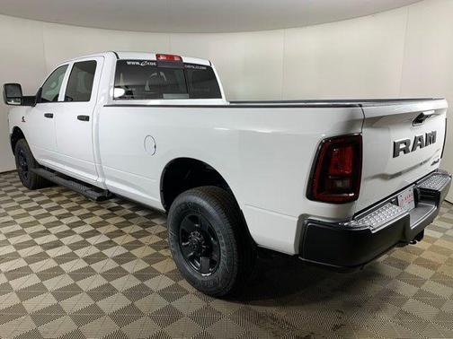 Bright White Clearcoat 2026 RAM 3500 Tradesman Crew Cab 4x4 8' Box